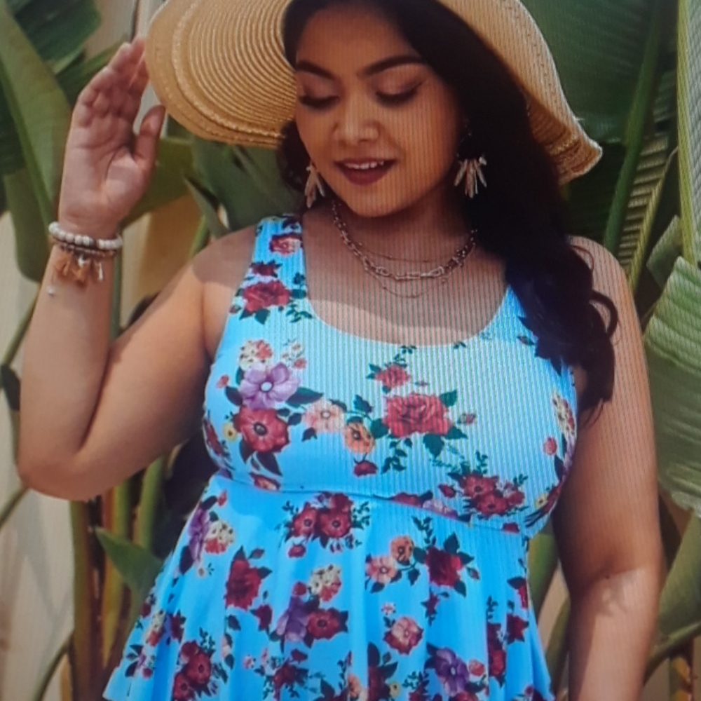 Women's tankini swim suit